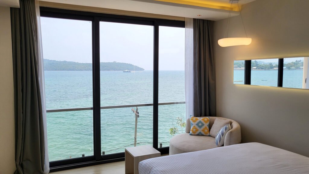 Deluxe Ocean View Suite